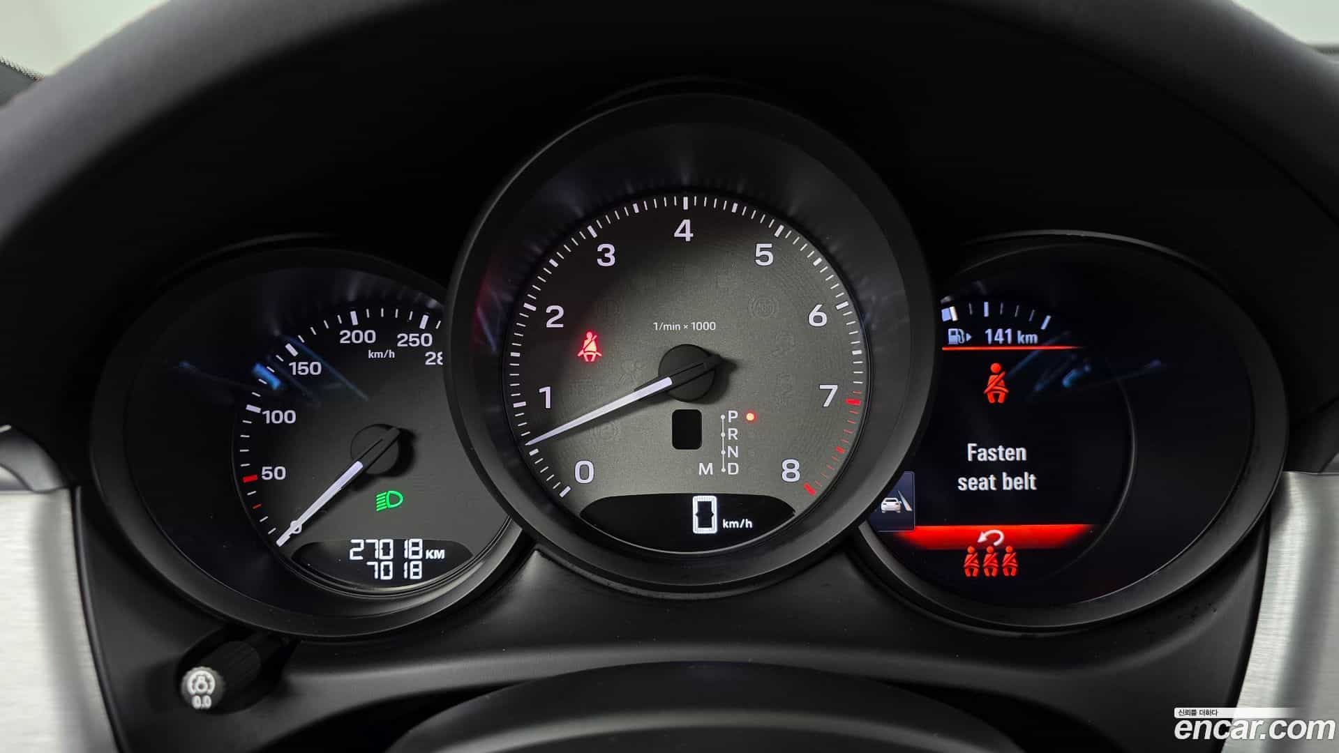 Macan Porsche 2022.2-INNER-008