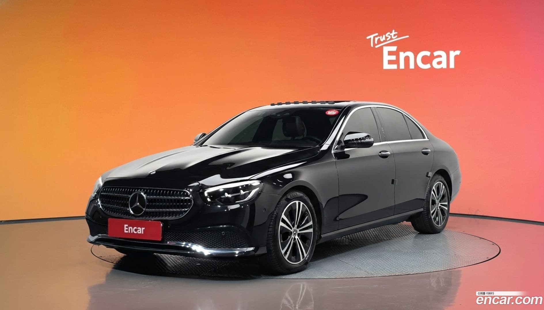 Main__Slider__Photo:E-Class Mercedes-Benz 2020.10-0