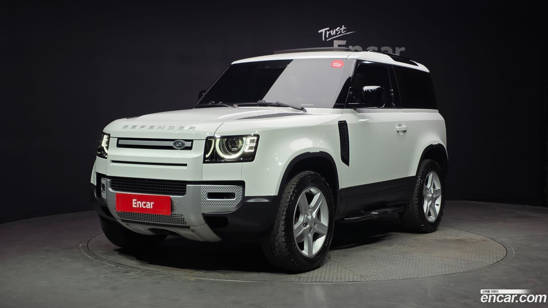 Main__Slider__Photo:Defender Land Rover 2022.0-0
