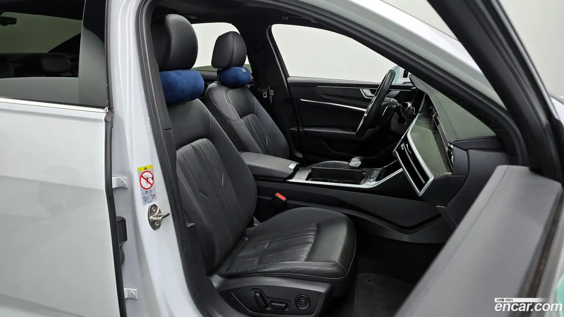 A6 Audi 2023.1-INNER-010