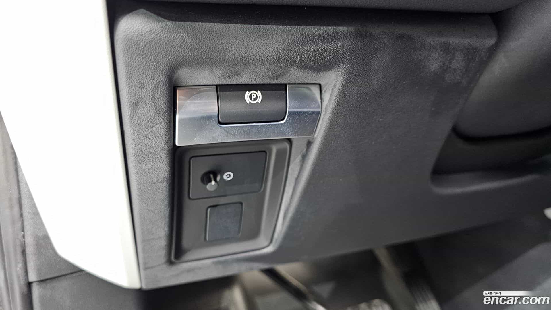 Defender Land Rover 2023.3-OPTION-022