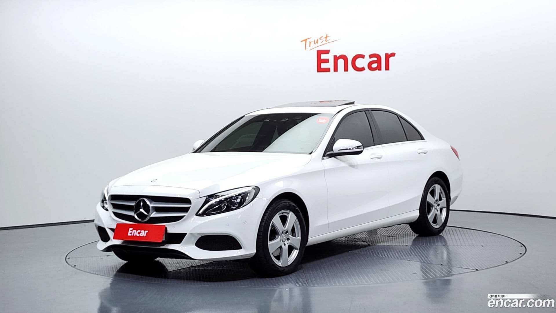 Main__Slider__Photo:C-Class Mercedes-Benz 2016.8-0