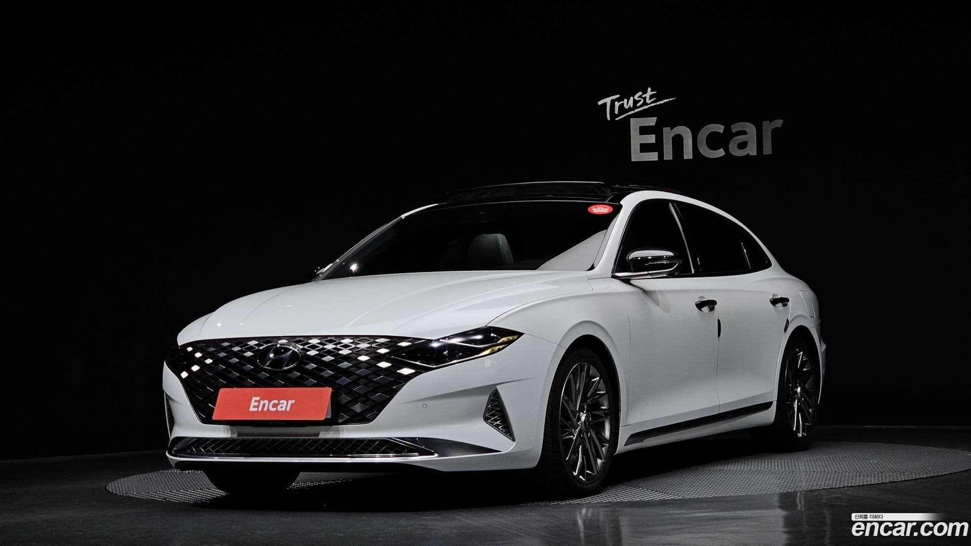 Main__Slider__Photo:Grandeur Hyundai 2020.3-0