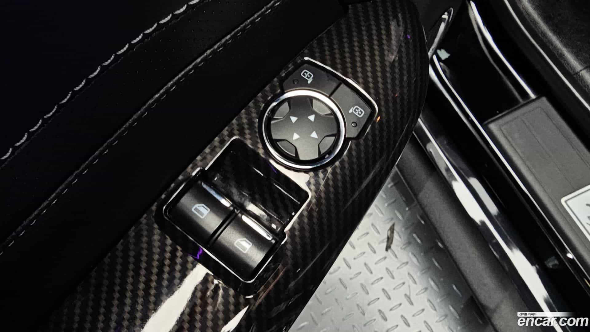 Mustang Ford 2018.8-OPTION-021