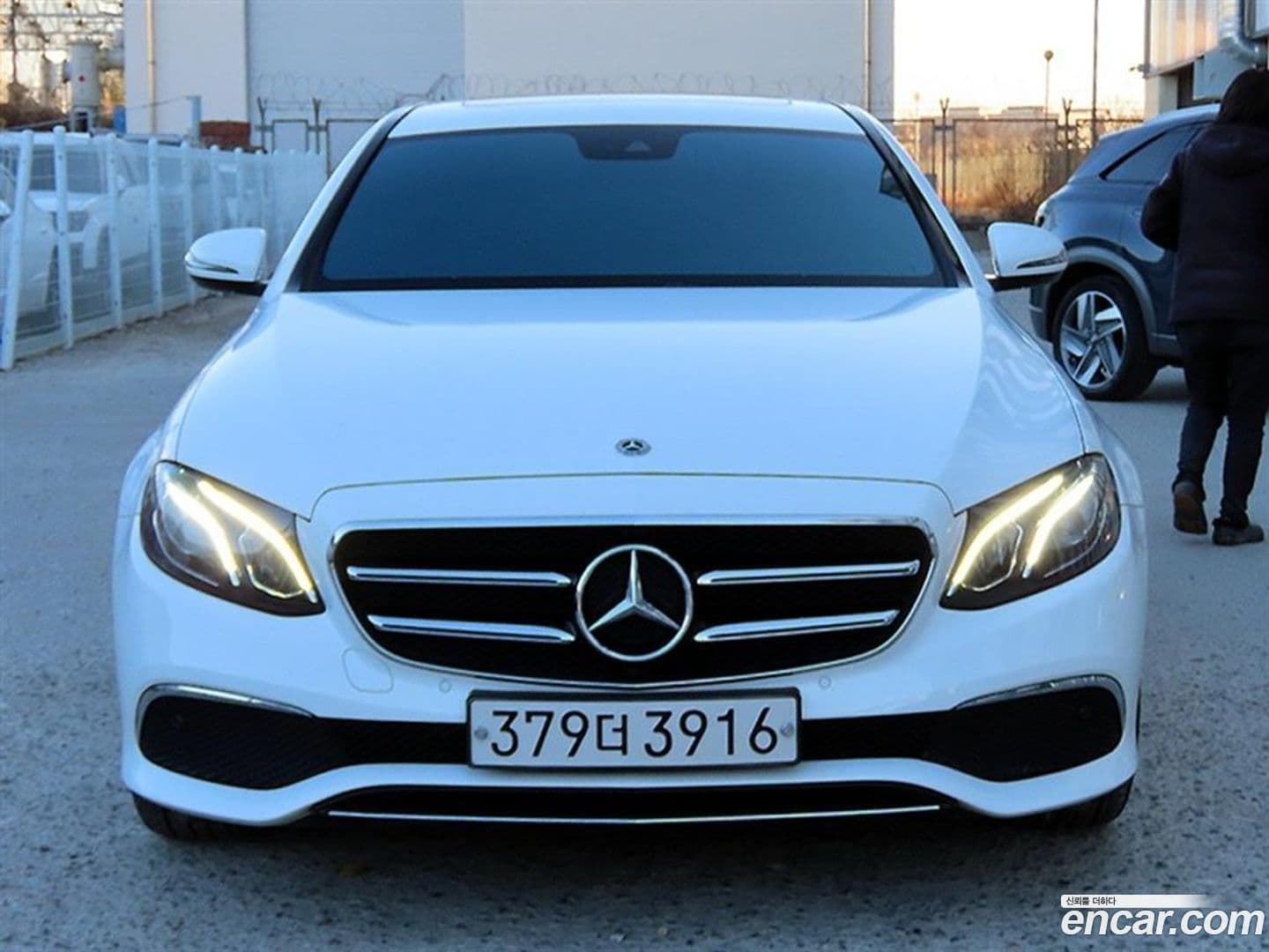 Main__Slider__Photo:E-Class Mercedes-Benz 2020.0-0