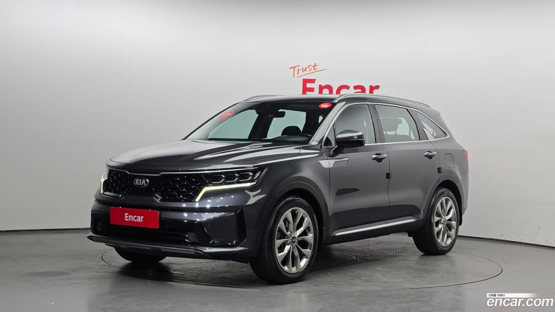 Main__Slider__Photo:Sorento Kia 2020.3-0