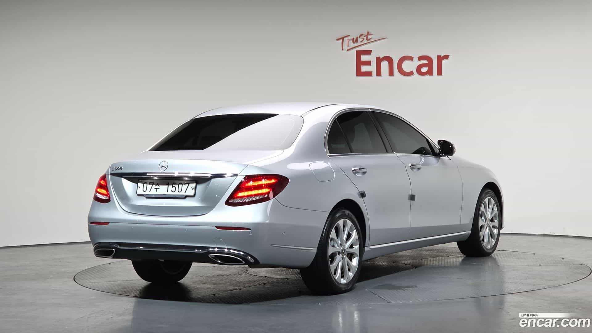 E-Class Mercedes-Benz 2018.3-OUTER-002
