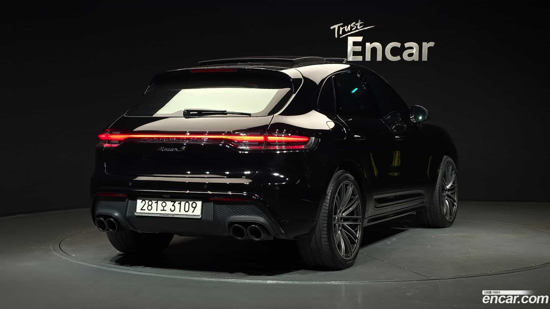 Macan Porsche 2023.7-OUTER-002