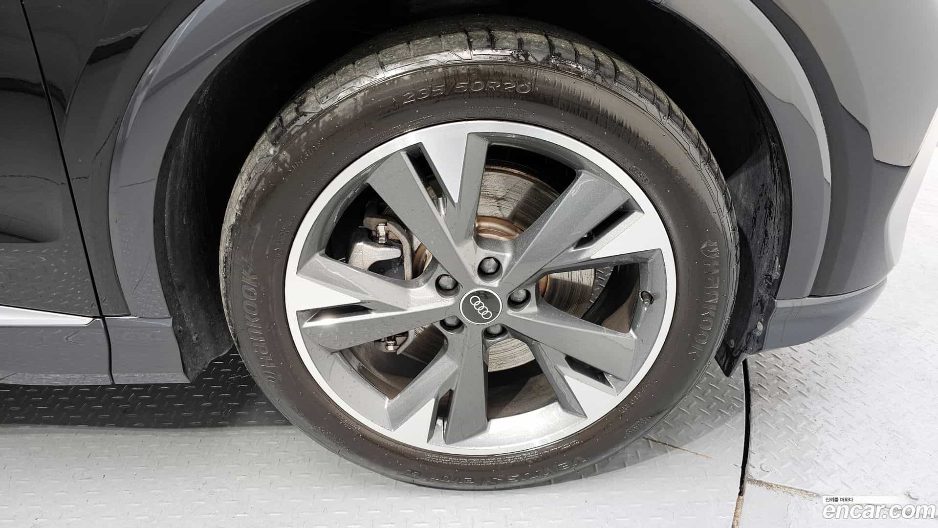 Q4 e-tron Audi 2023.11-OUTER-005