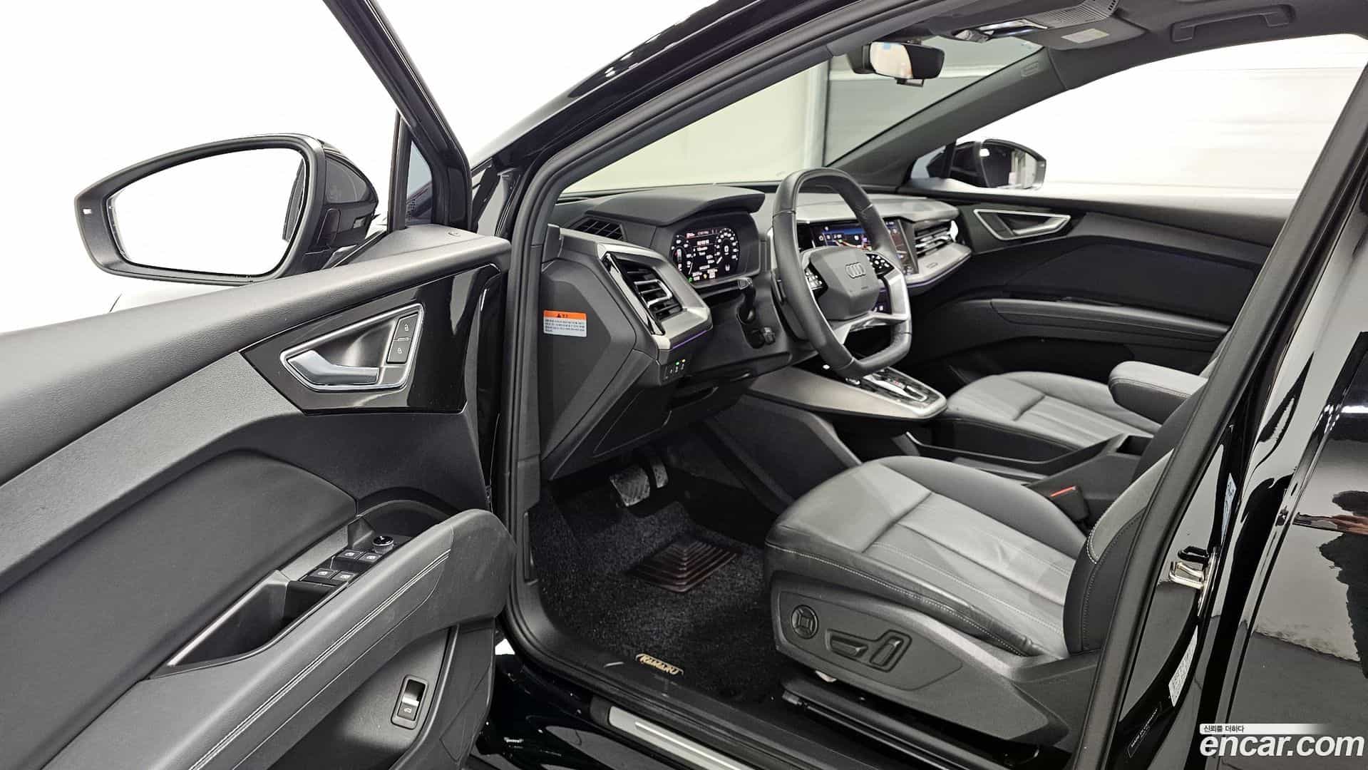 Q4 e-tron Audi 2023.11-OPTION-016
