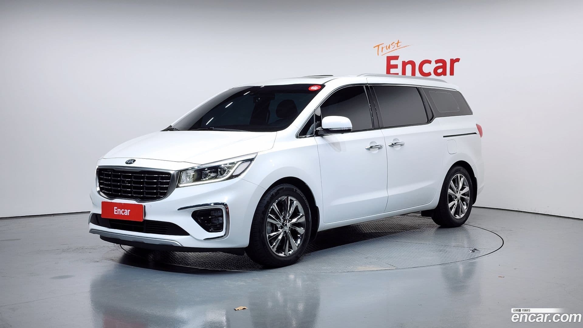 Main__Slider__Photo:Canival Kia 2019.2-0