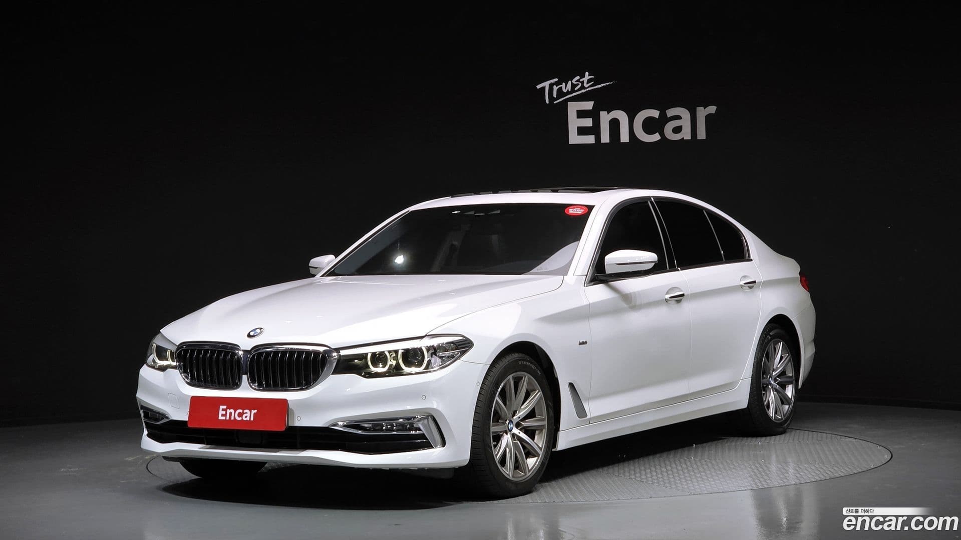 Main__Slider__Photo:5-Series BMW 2018.11-0