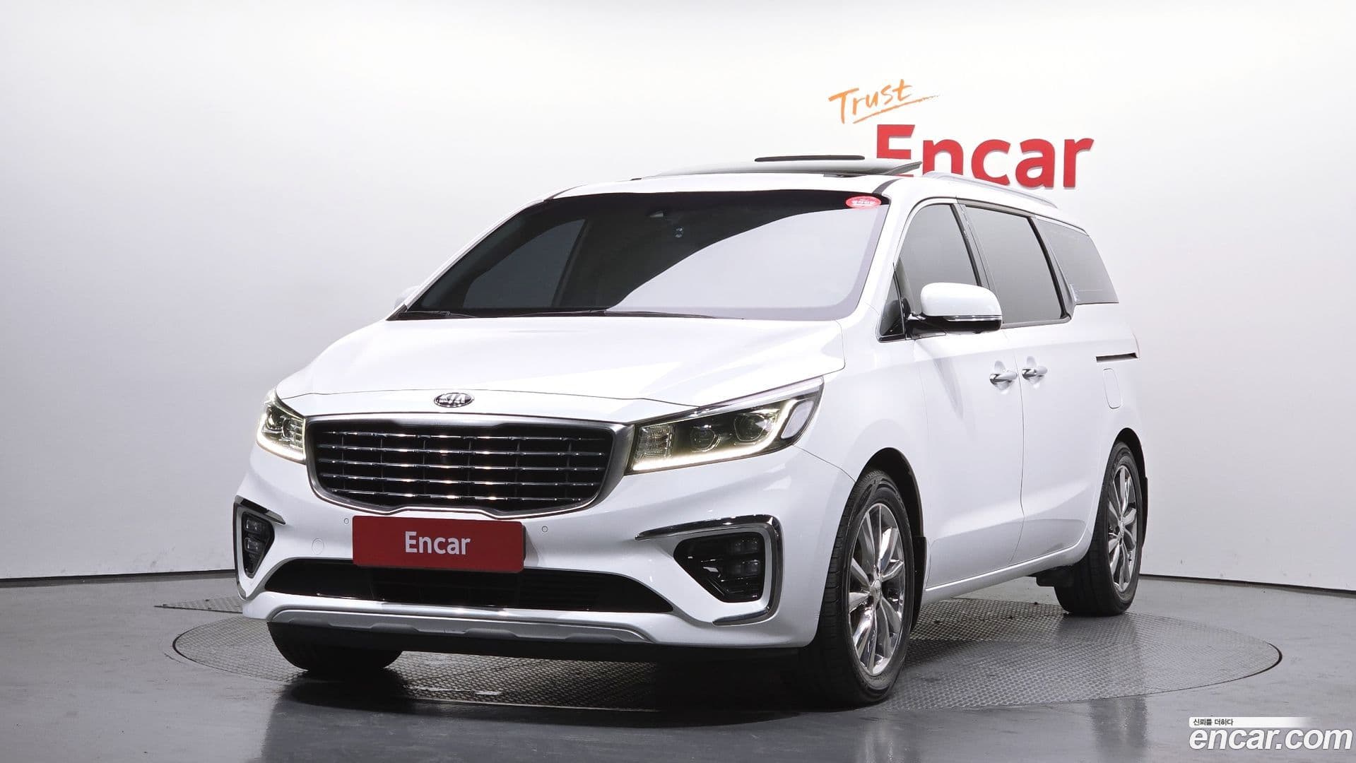 Main__Slider__Photo:Canival Kia 2018.3-0