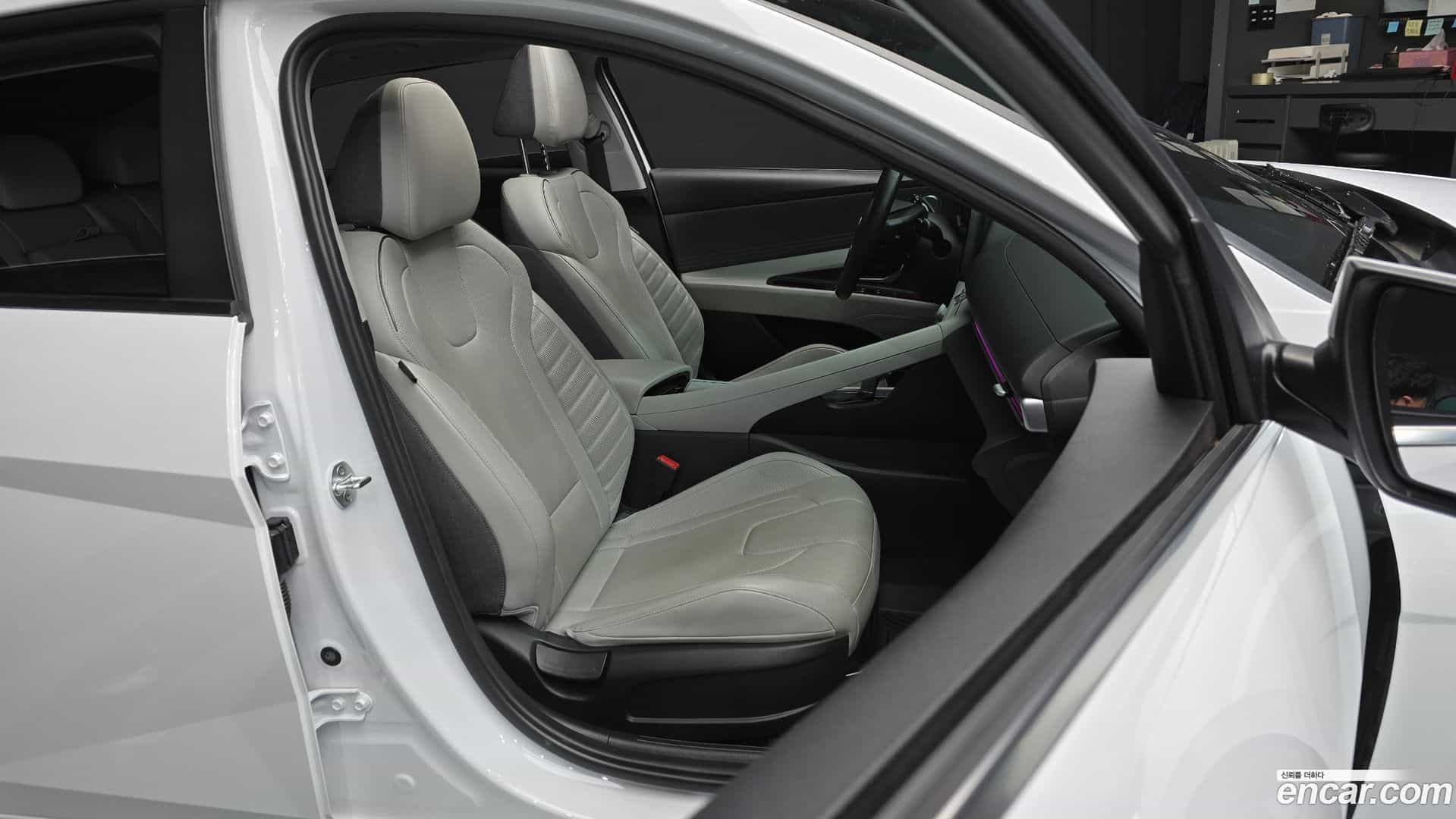 AVANTE Hyundai 2020.8-OPTION-016
