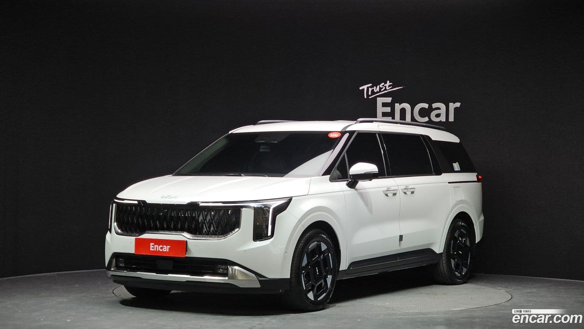 Main__Slider__Photo:Canival Kia 2025.5-0