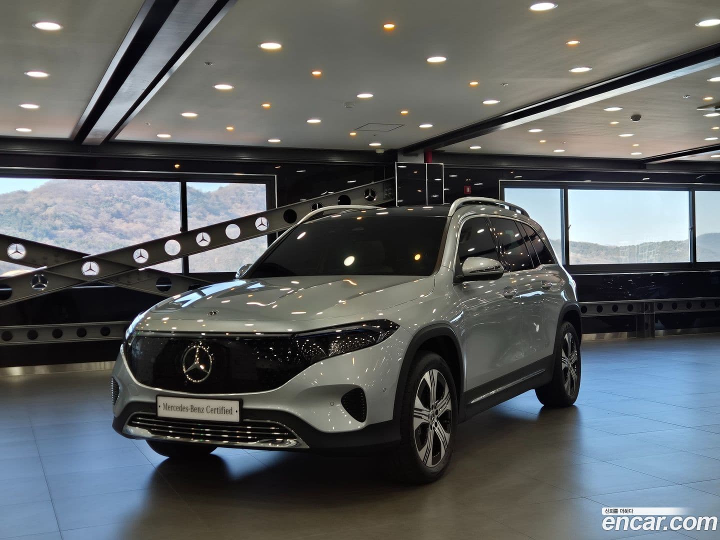 Main__Slider__Photo:EQB Mercedes-Benz 2025.8-0