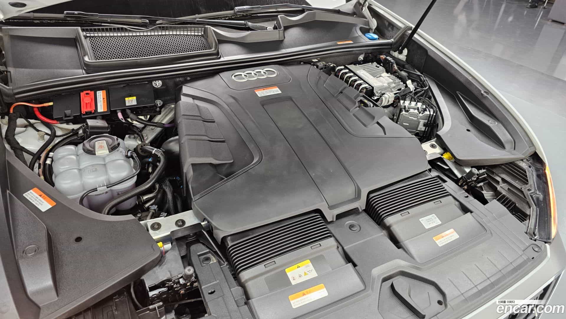 Q8 Audi 2023.1-INNER-006