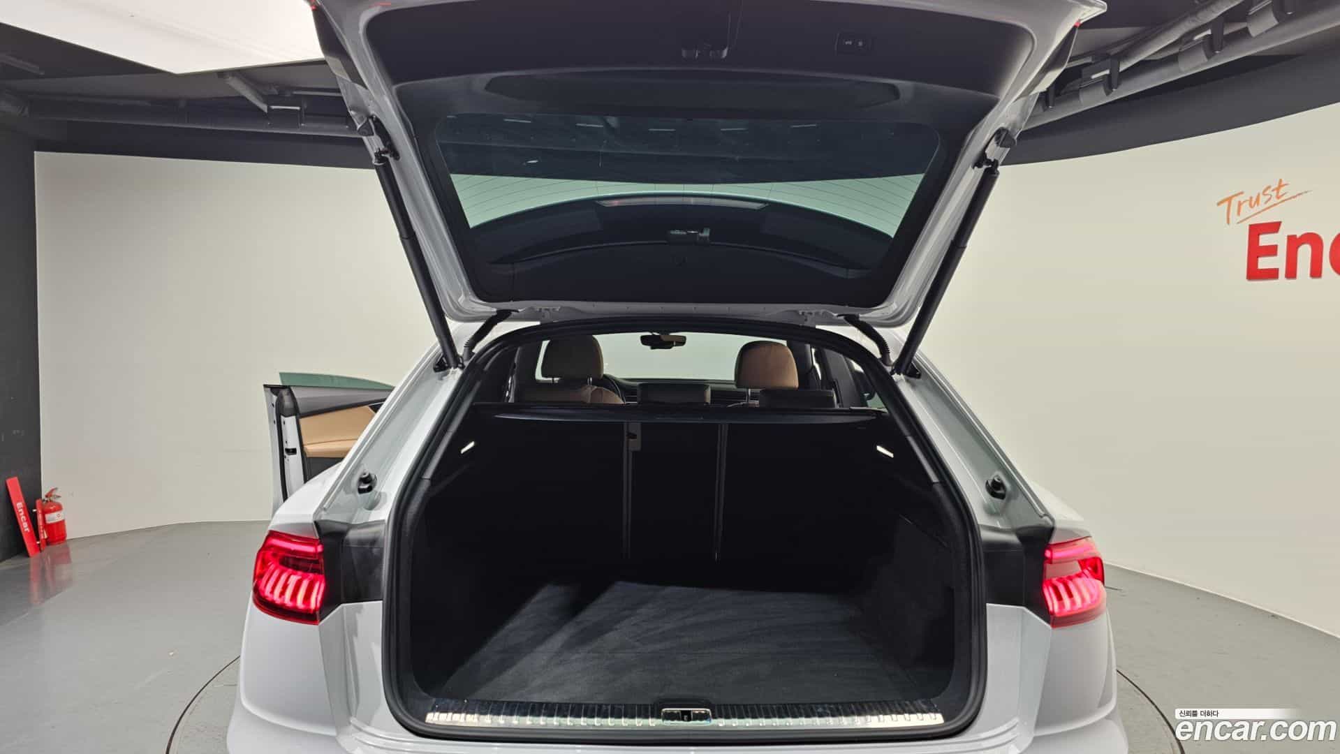 Q8 Audi 2023.1-OPTION-024