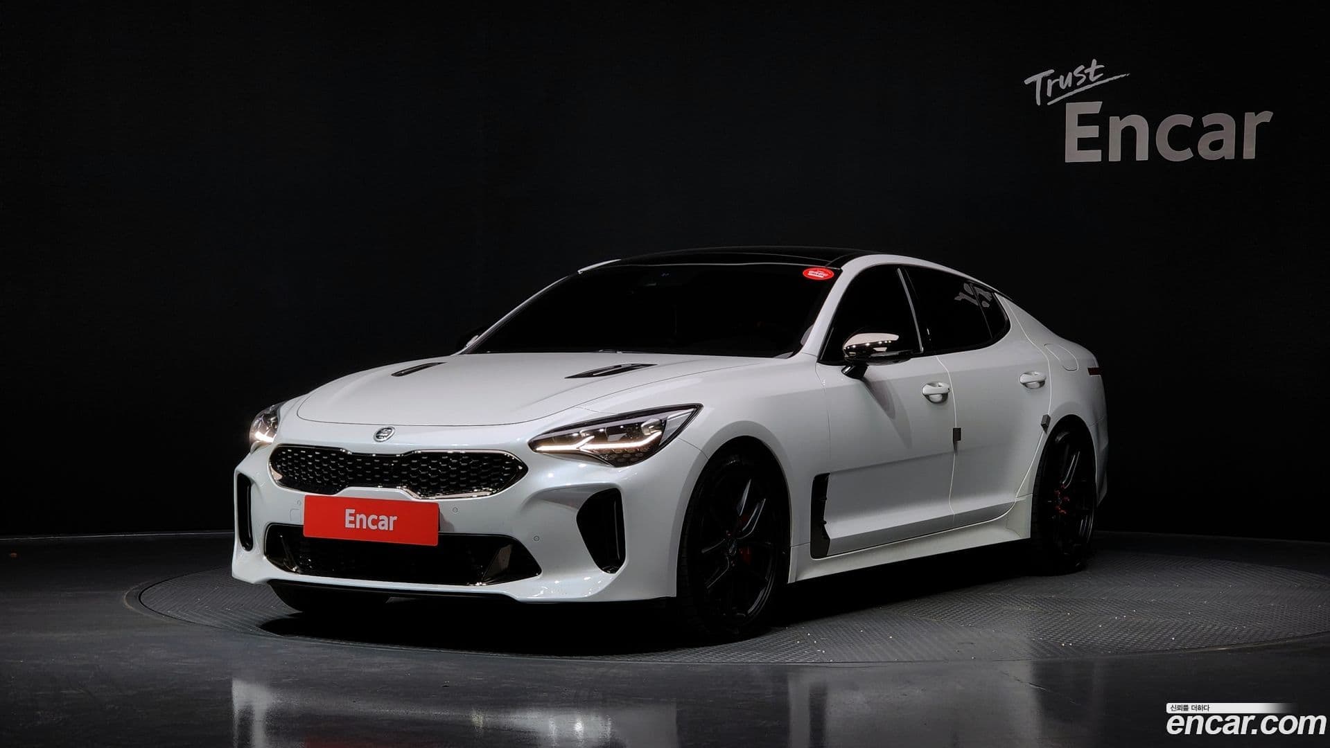Main__Slider__Photo:Stinger Kia 2017.9-0