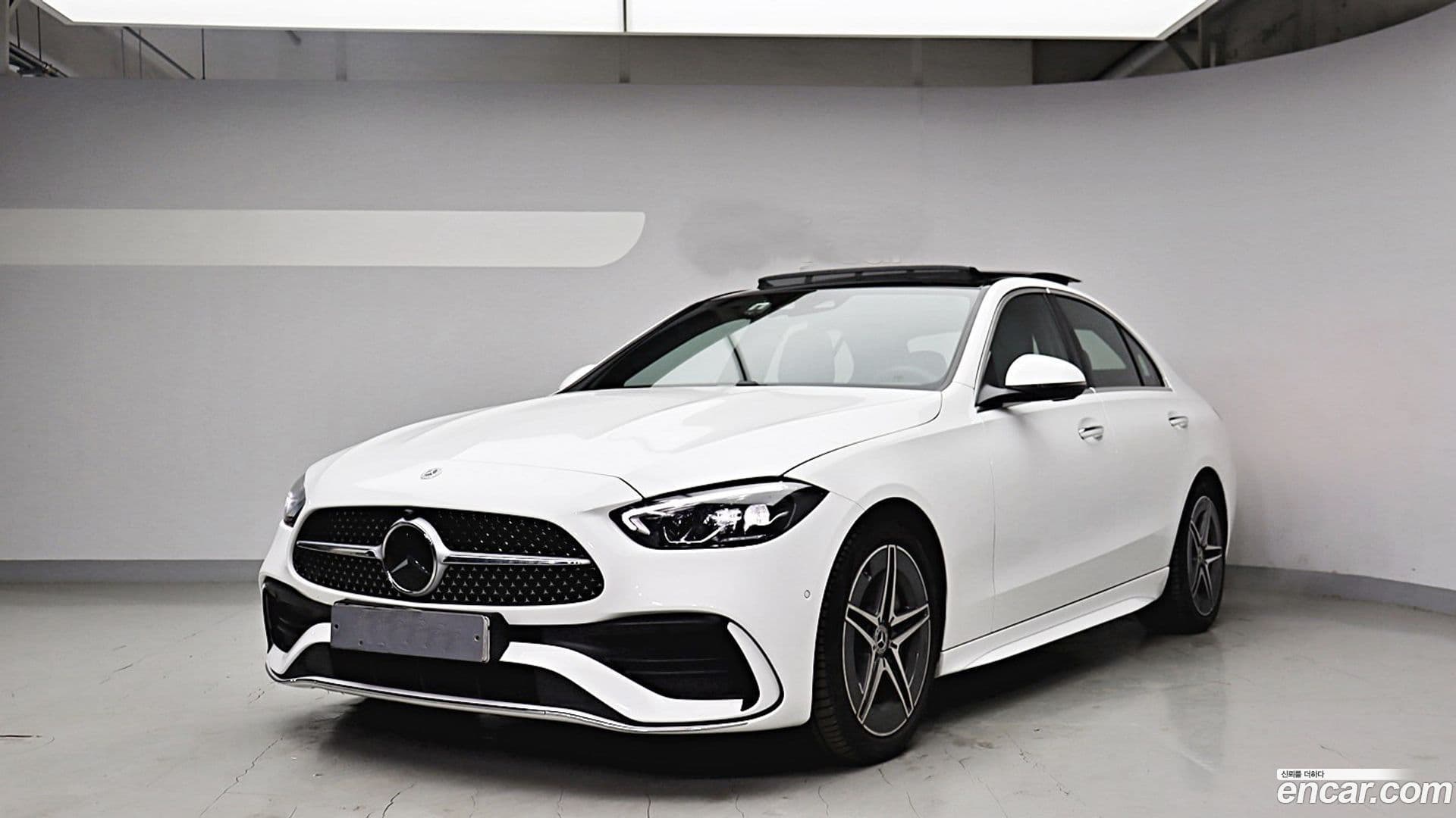 Main__Slider__Photo:C-Class Mercedes-Benz 2025.4-0
