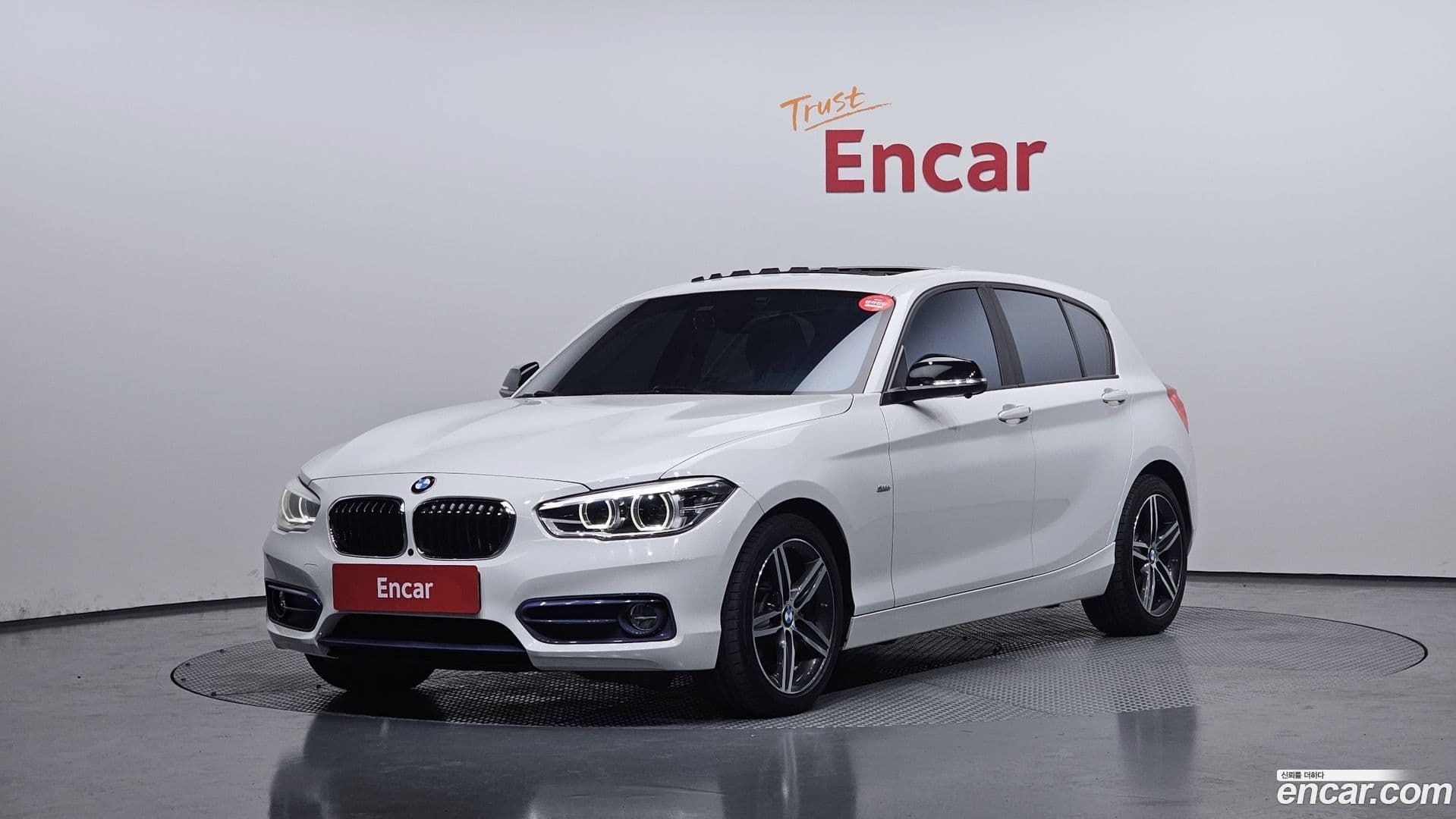 Main__Slider__Photo:1-Series BMW 2018.11-0