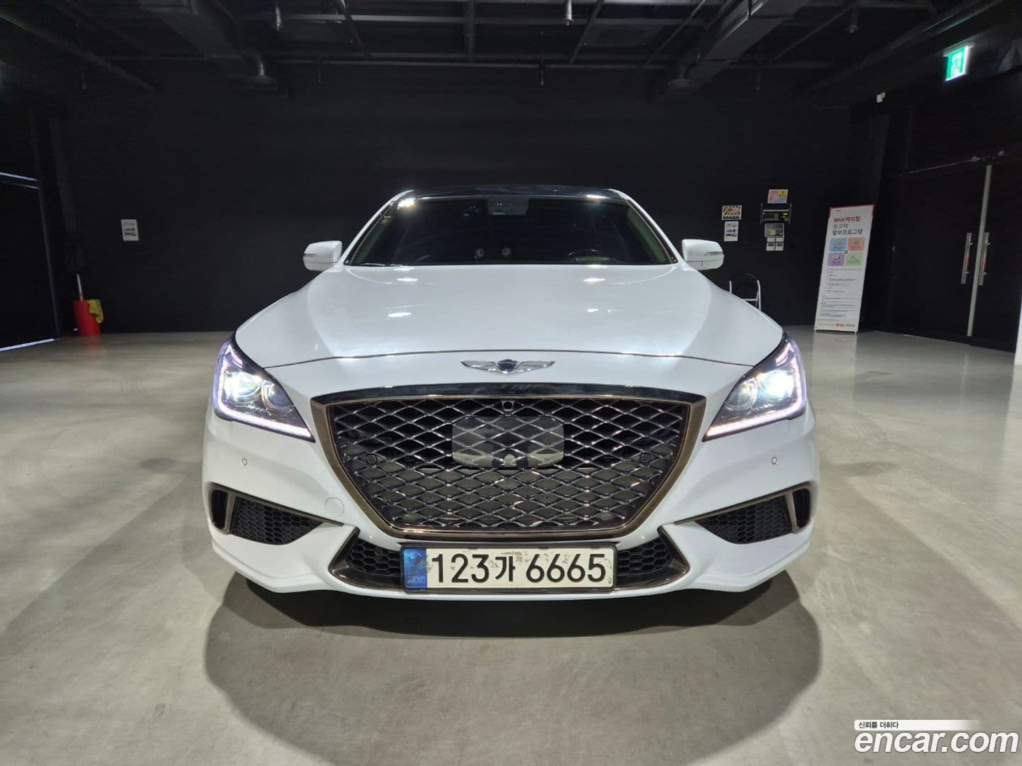 Main__Slider__Photo:Genesis Hyundai 2014.0-0