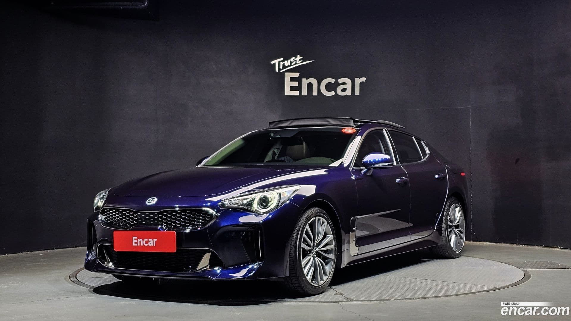 Main__Slider__Photo:Stinger Kia 2017.8-0