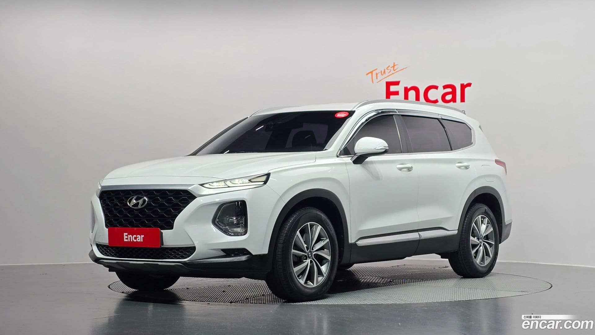 Main__Slider__Photo:Santafe Hyundai 2019.6-0