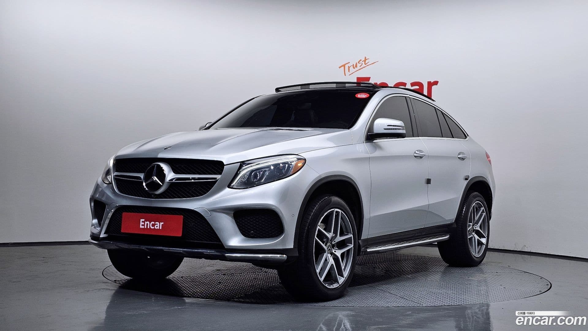 Main__Slider__Photo:GLE-Class Mercedes-Benz 2018.4-0