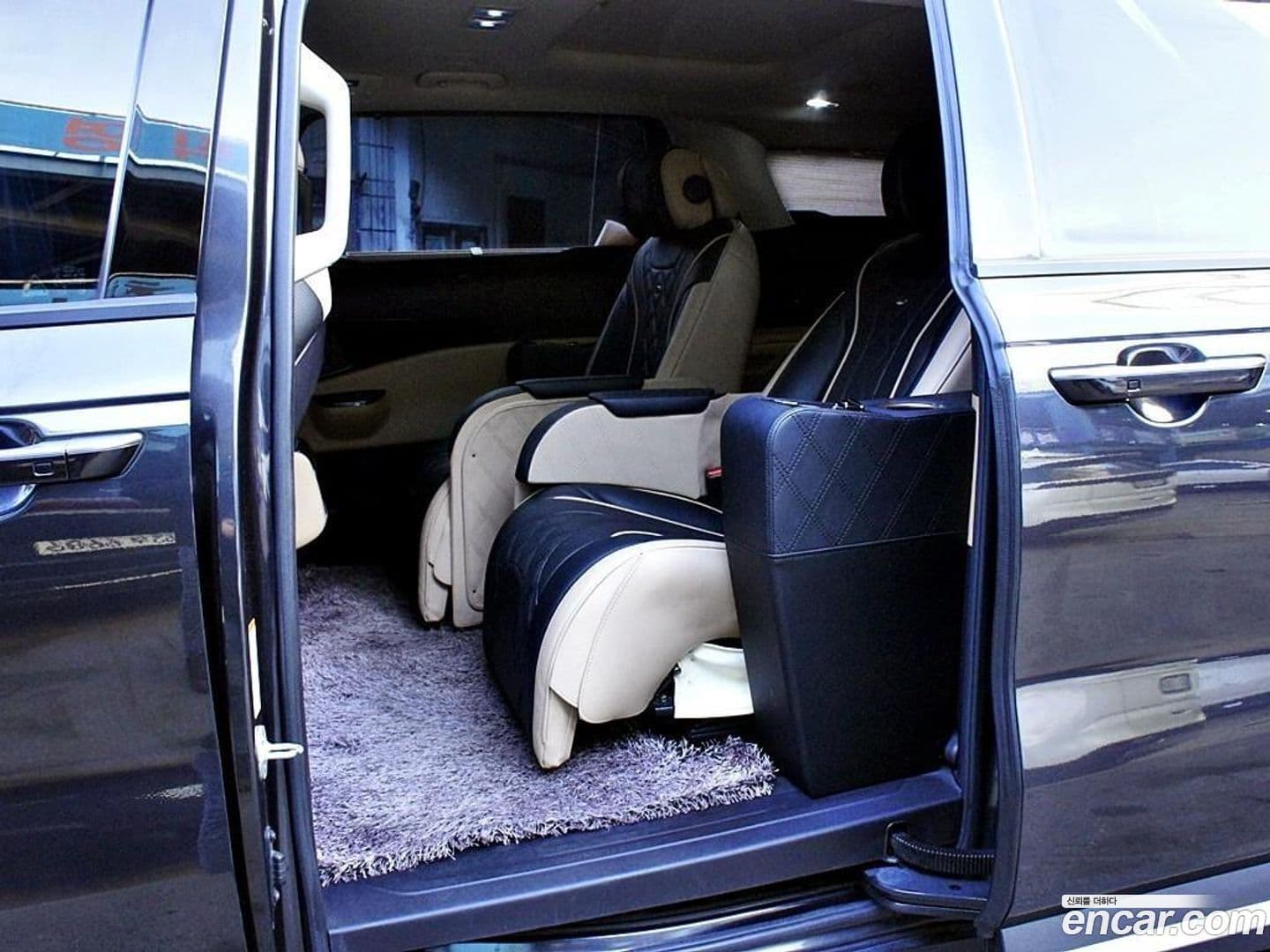 Main__Slider__Photo:Canival Kia 2020.10-0