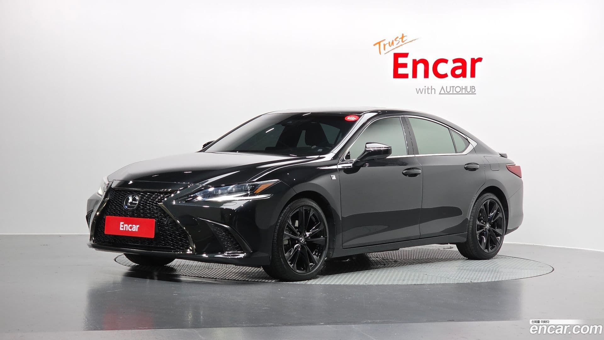 Main__Slider__Photo:ES Lexus 2023.0-0