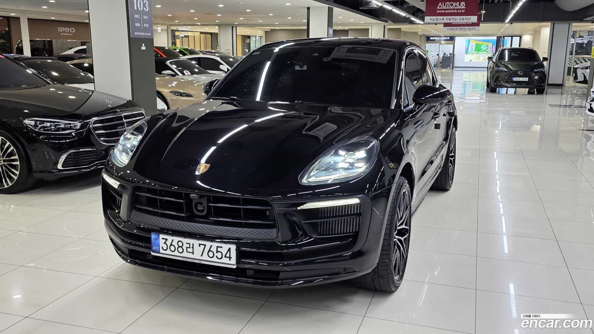 Macan Porsche 2022.3-OUTER-002