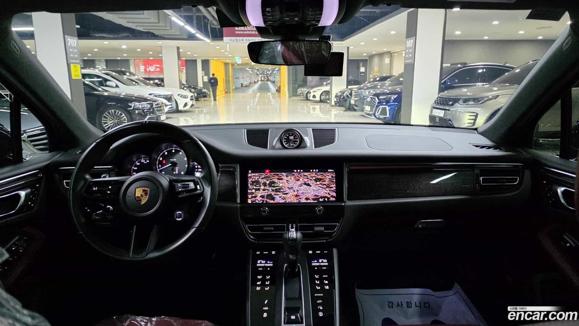 Macan Porsche 2022.3-INNER-009