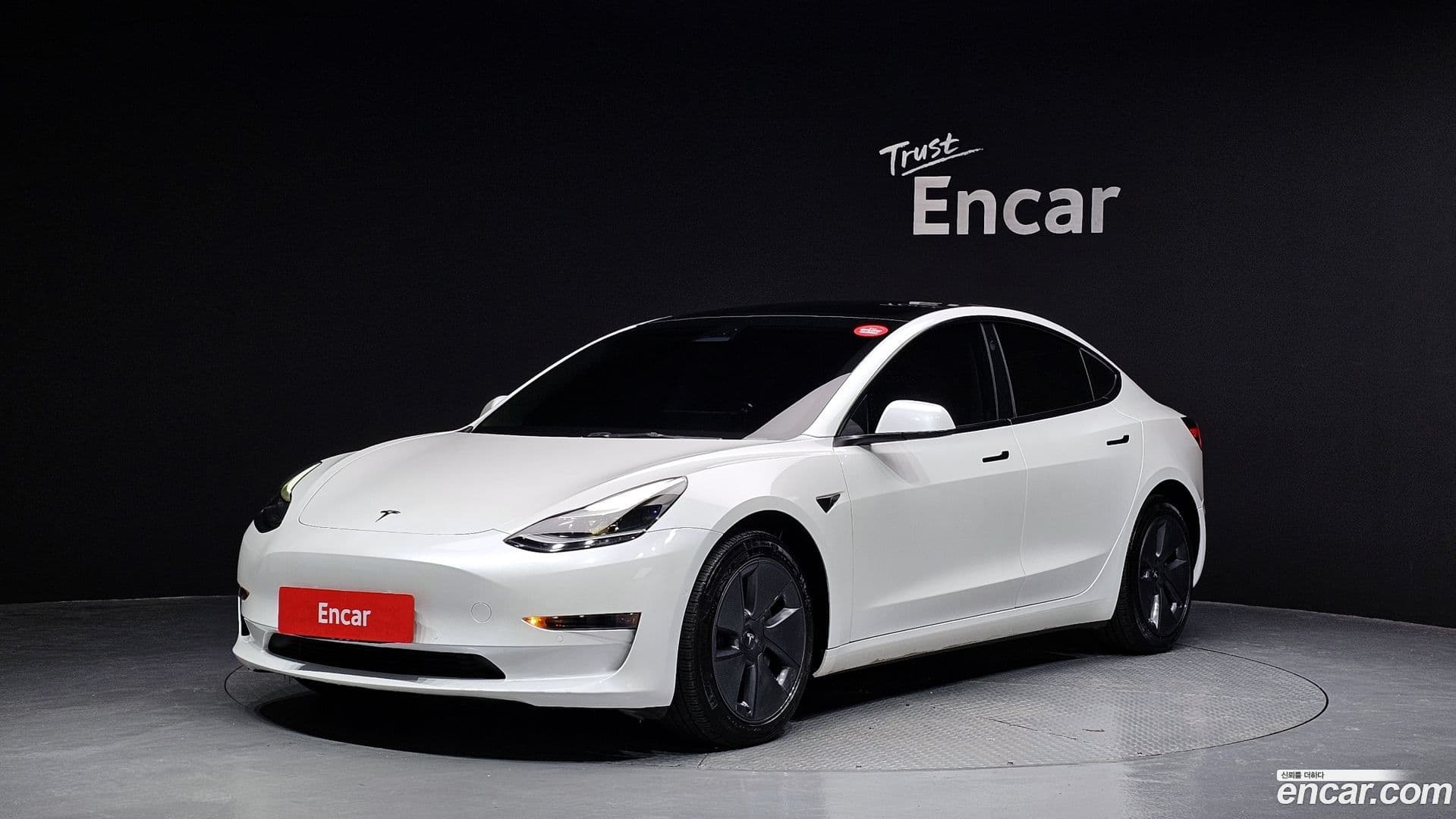 Main__Slider__Photo:Model 3 Tesla 2022.7-0