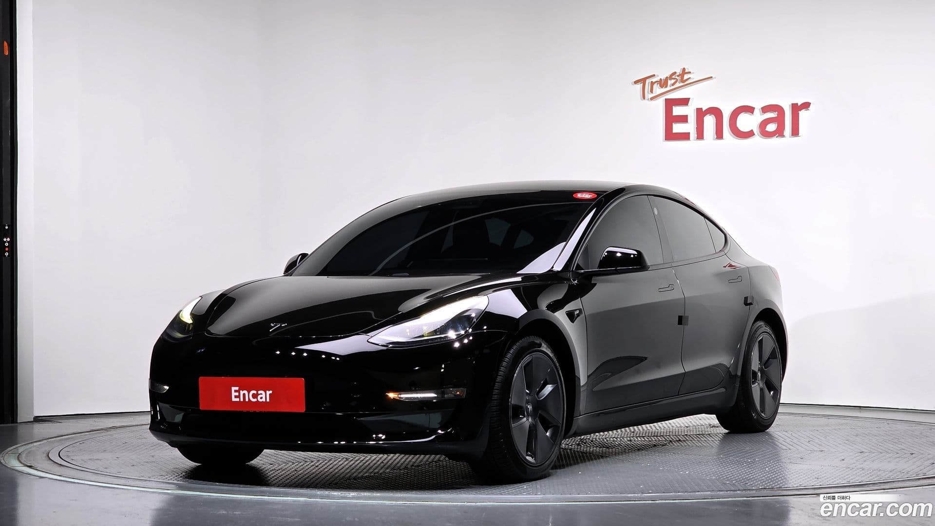 Main__Slider__Photo:Model 3 Tesla 2021.10-0