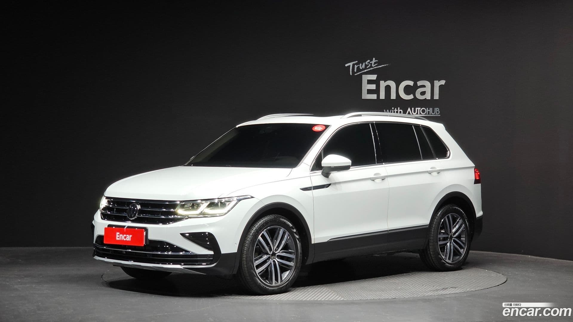 Main__Slider__Photo:Tiguan Volkswagen 2022.8-0