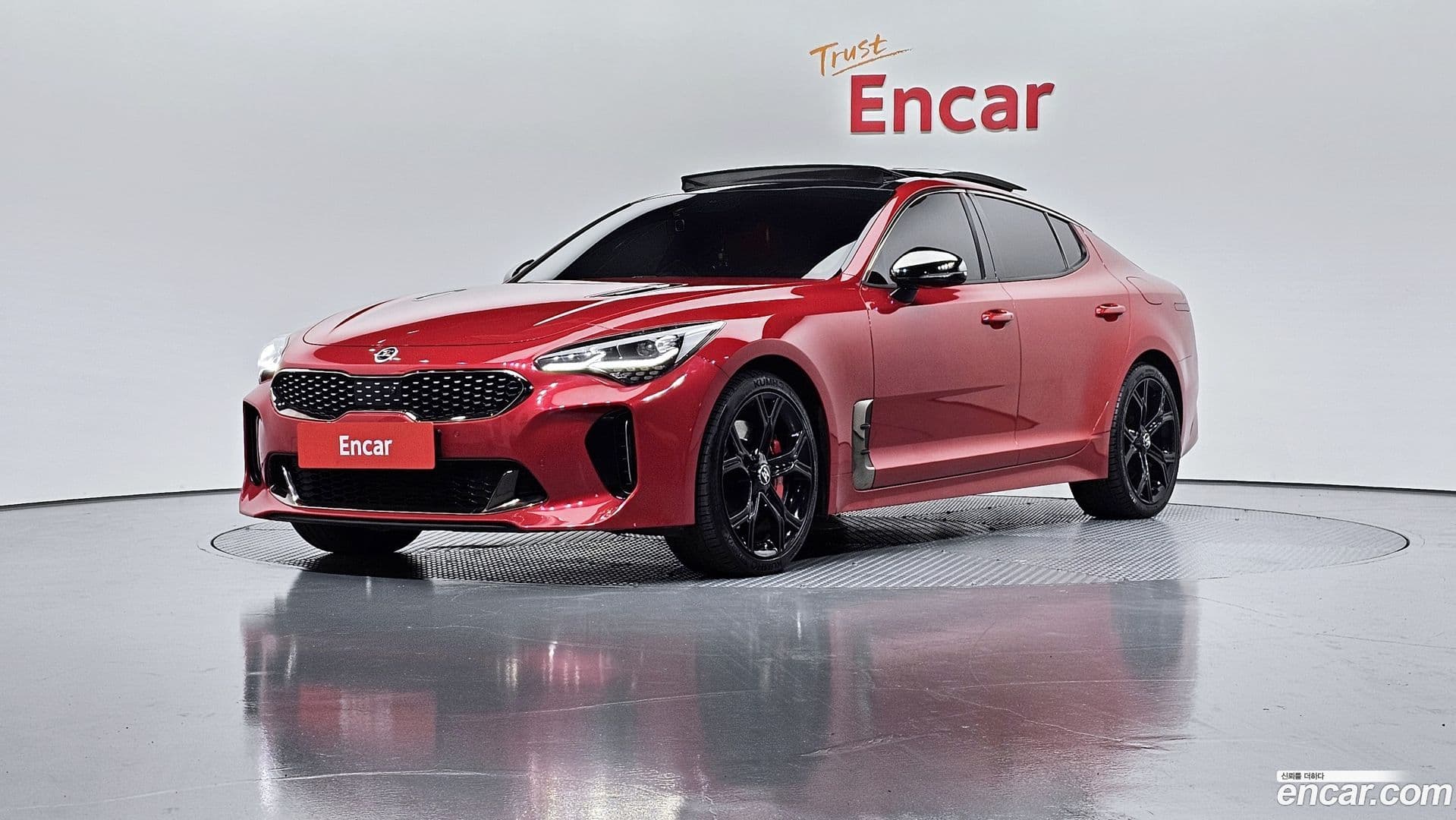 Main__Slider__Photo:Stinger Kia 2019.5-0