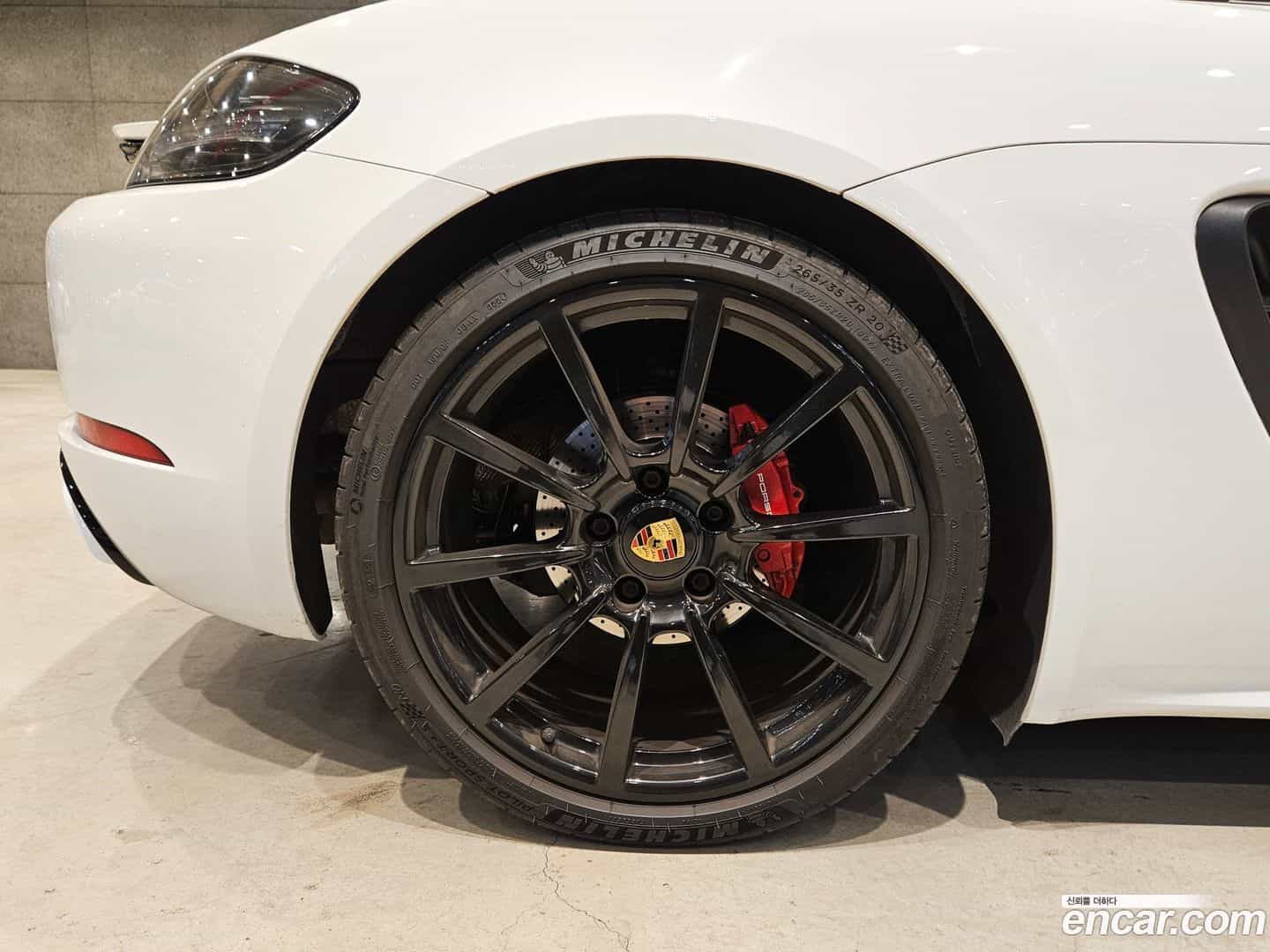 718 Porsche 2019.0-INNER-009