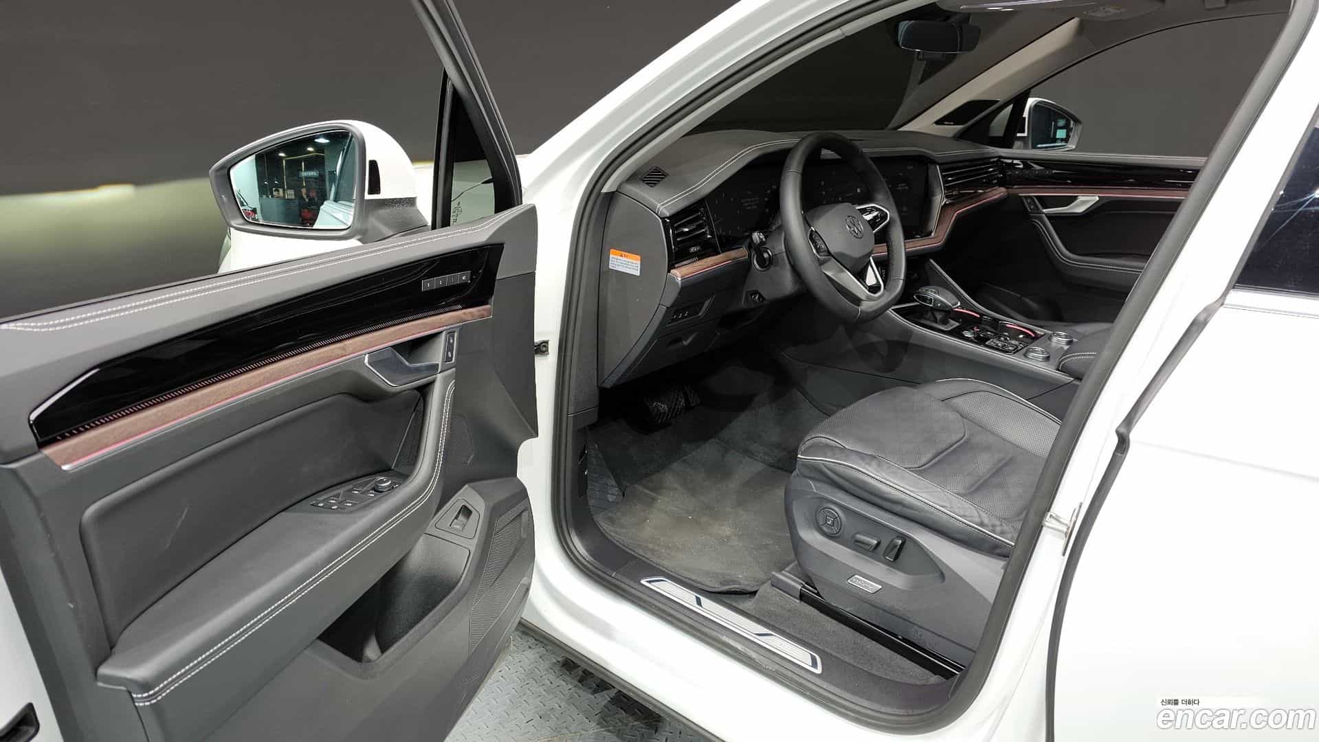 Touareg Volkswagen 2024.11-INNER-010