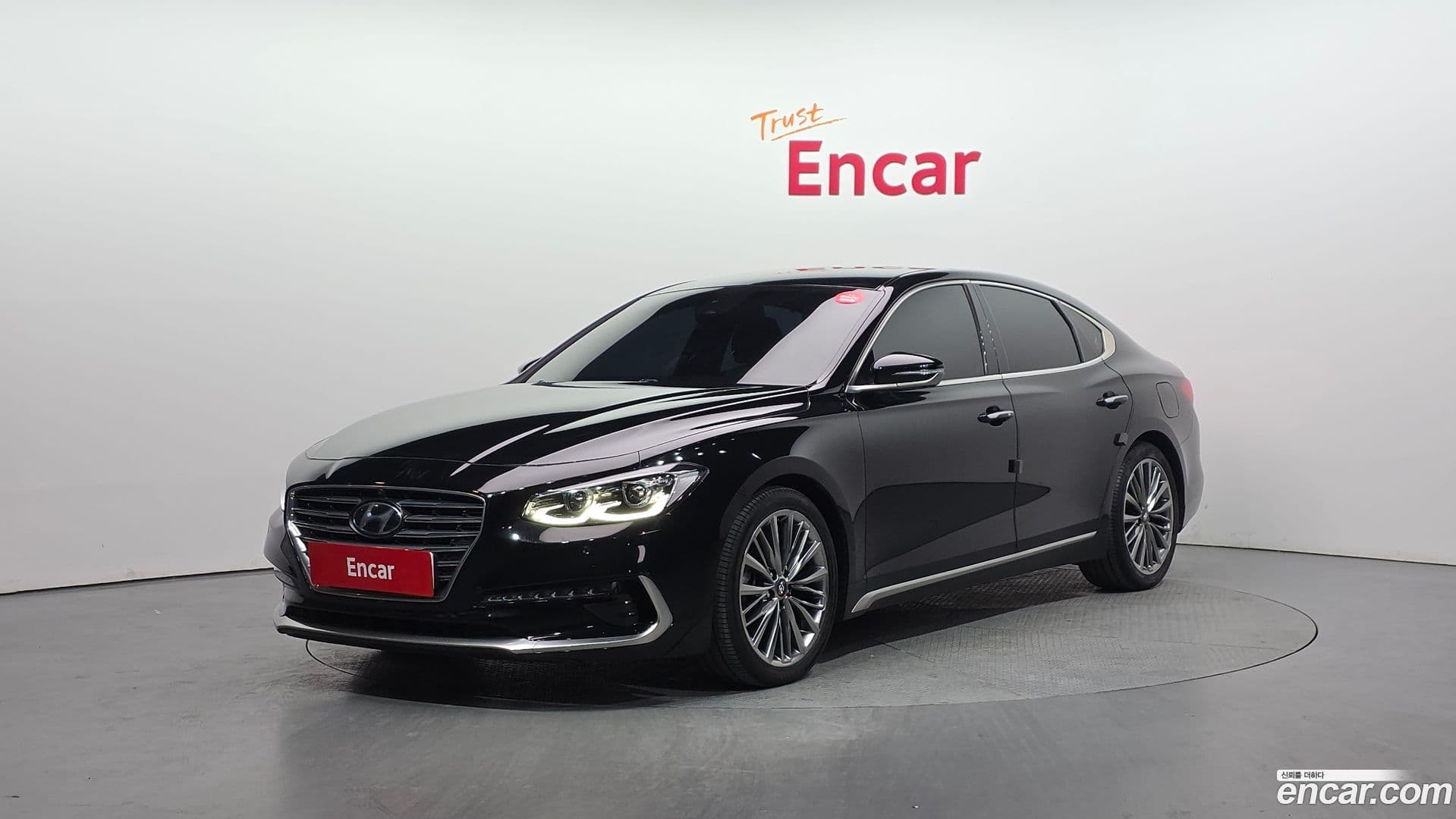 Main__Slider__Photo:Grandeur Hyundai 2018.7-0