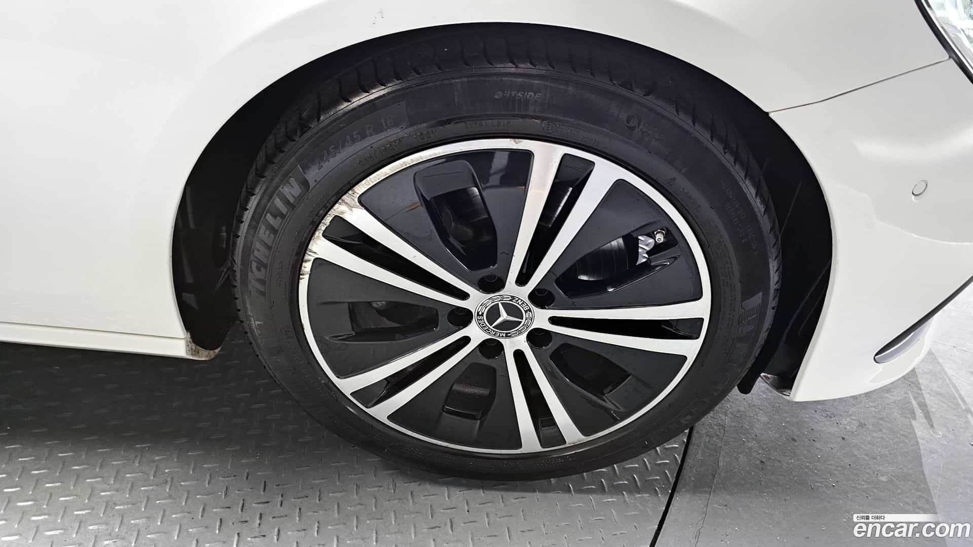 E-Class Mercedes-Benz 2020.11-OUTER-005