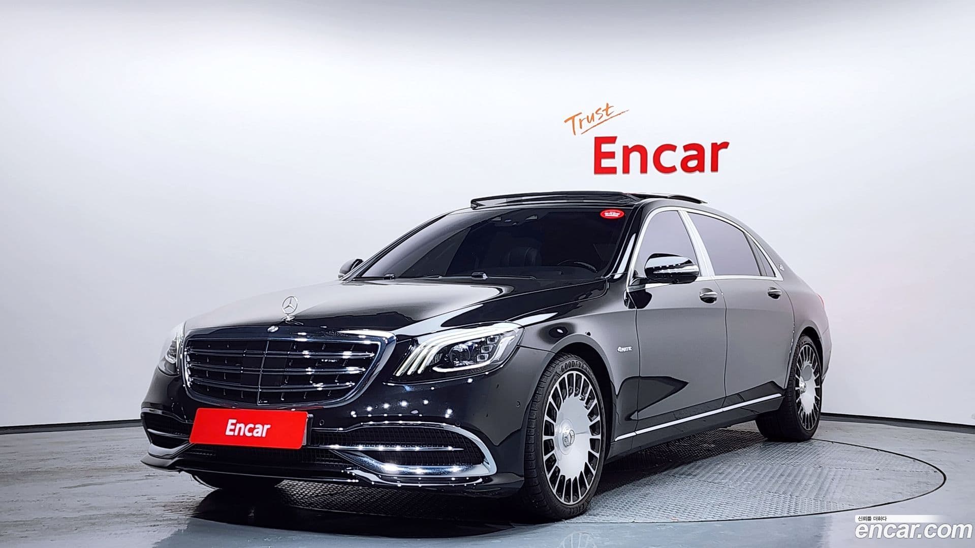 Main__Slider__Photo:S-Class Mercedes-Benz 2018.3-0