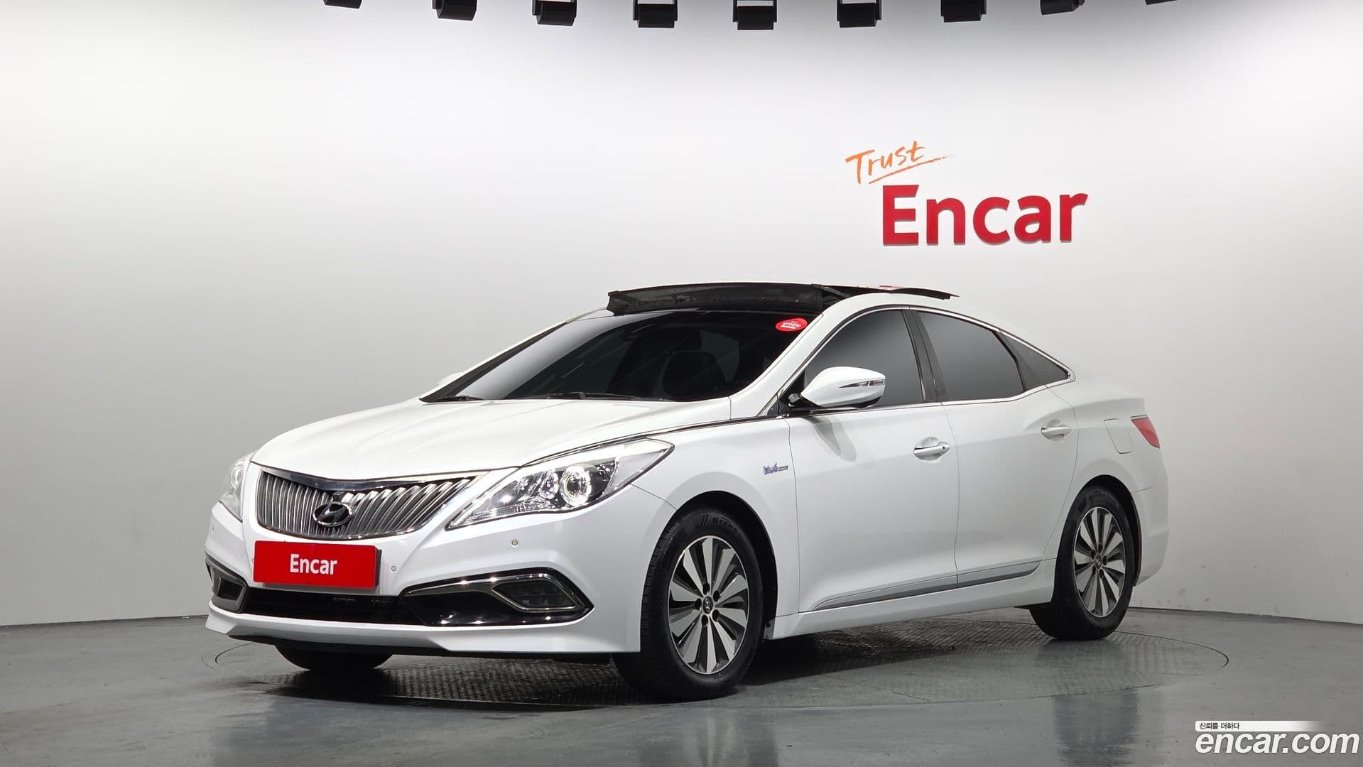 Main__Slider__Photo:Grandeur Hyundai 2016.0-0