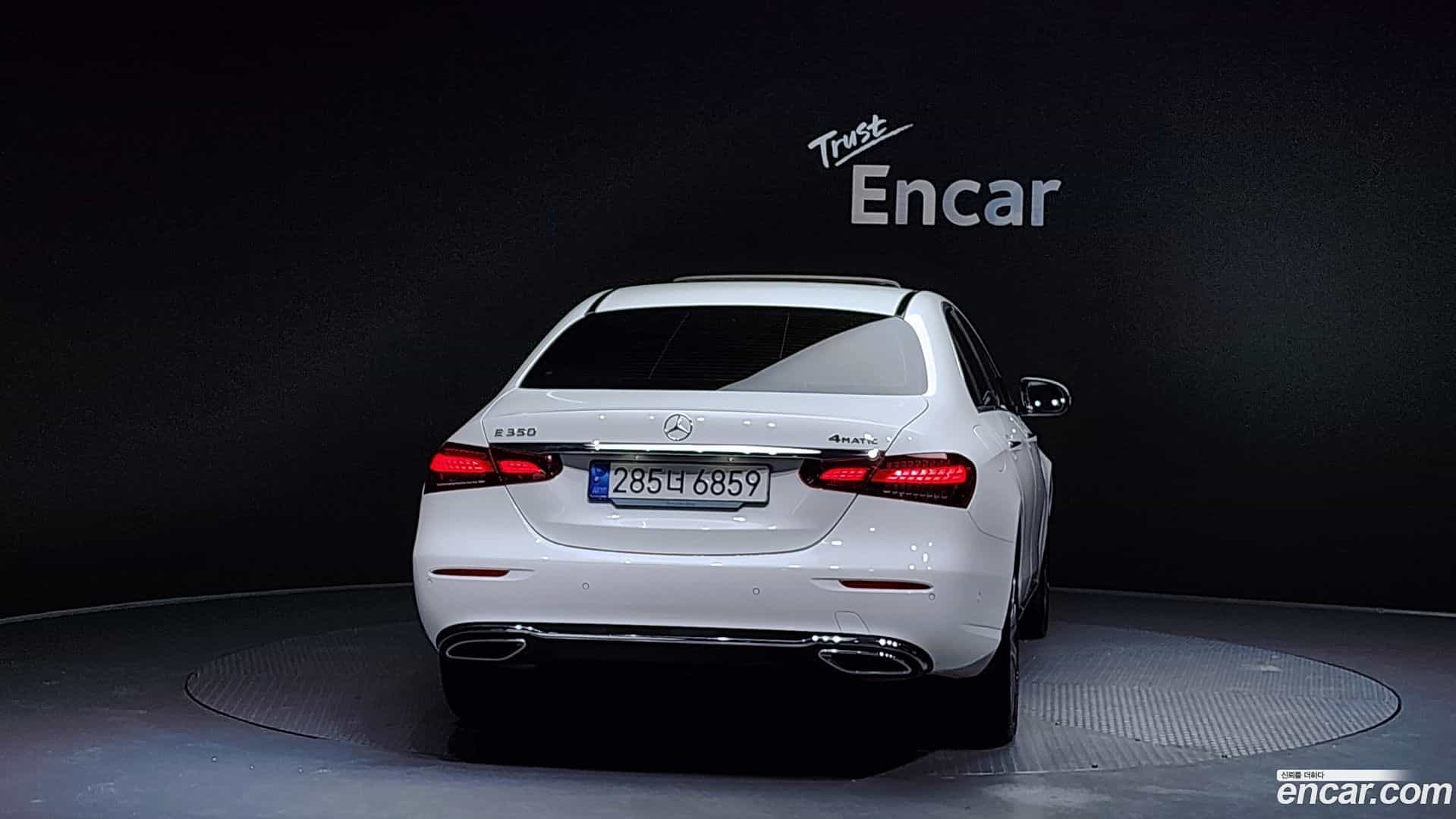 E-Class Mercedes-Benz 2023.9-OUTER-004