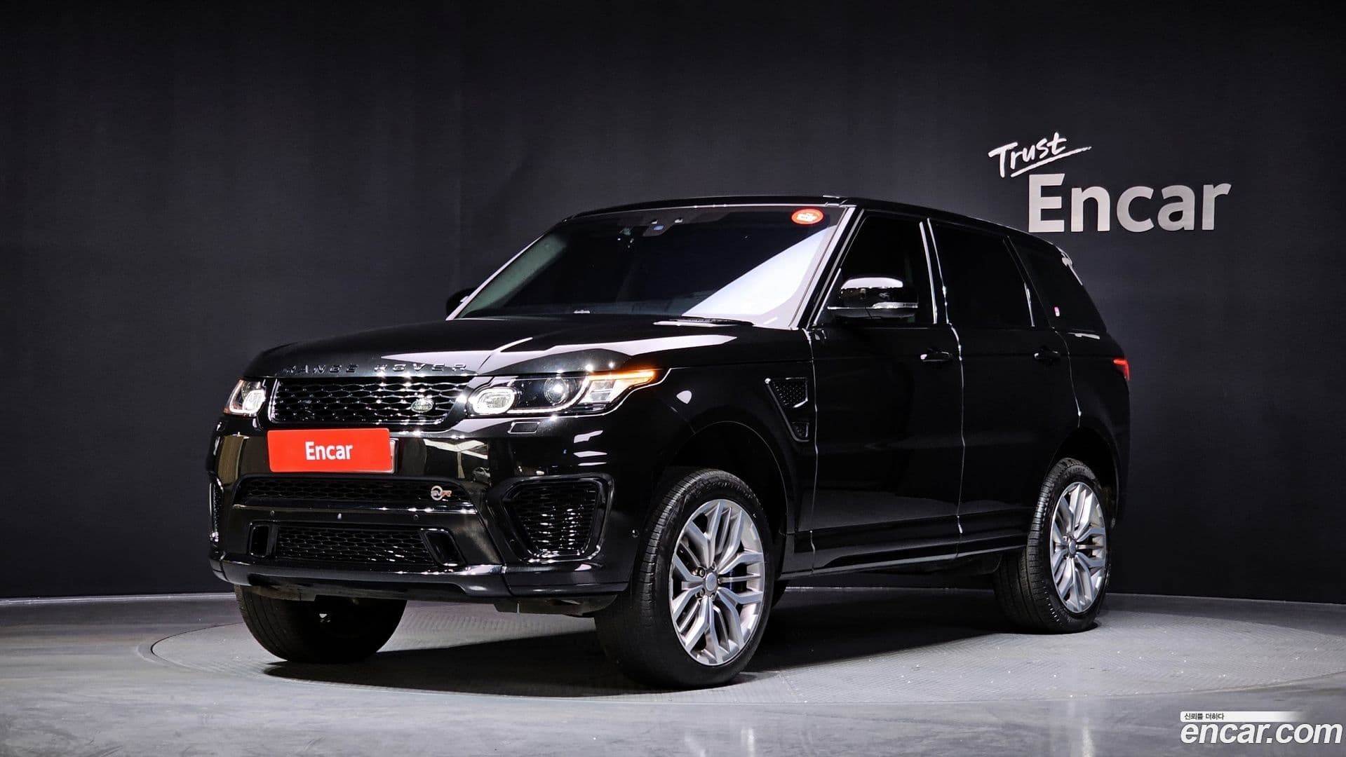 Main__Slider__Photo:Range Rover Sport Land Rover 2017.6-0