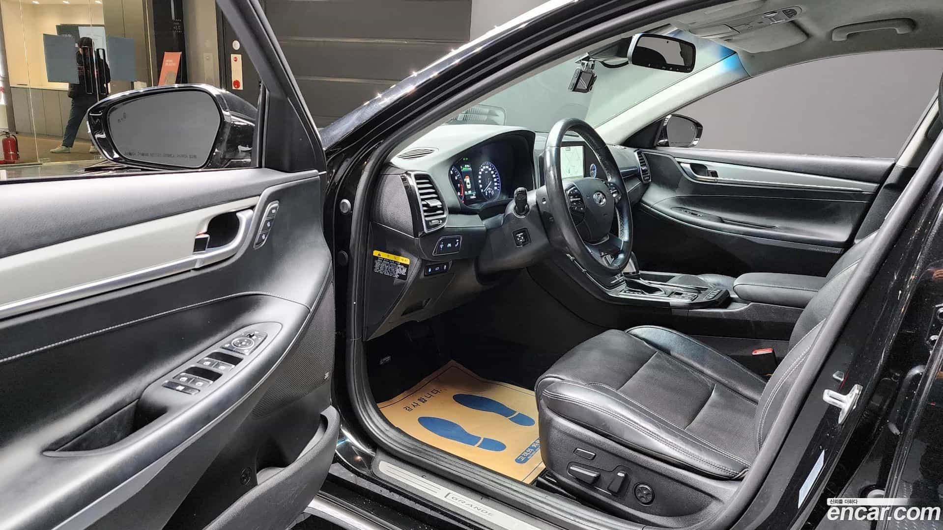 Grandeur Hyundai 2017.4-OPTION-015