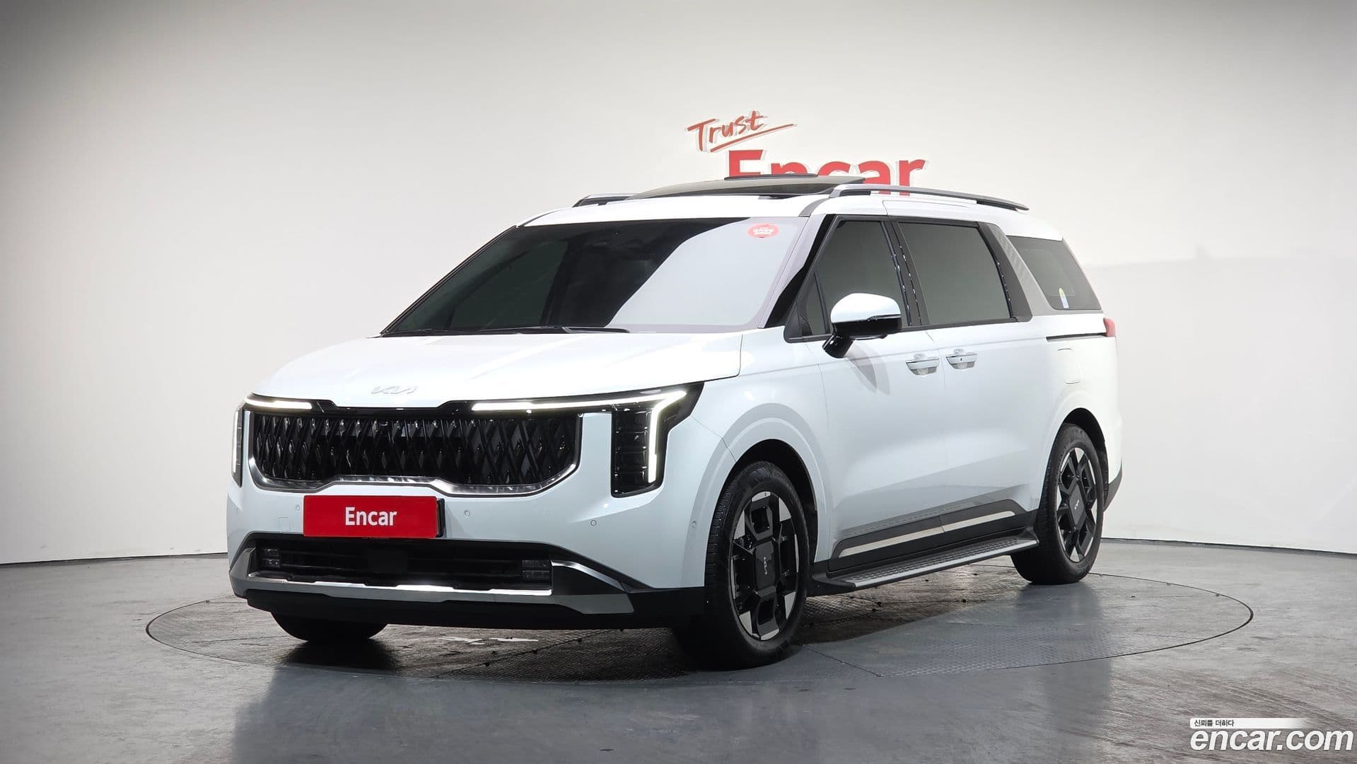 Main__Slider__Photo:Canival Kia 2025.0-0