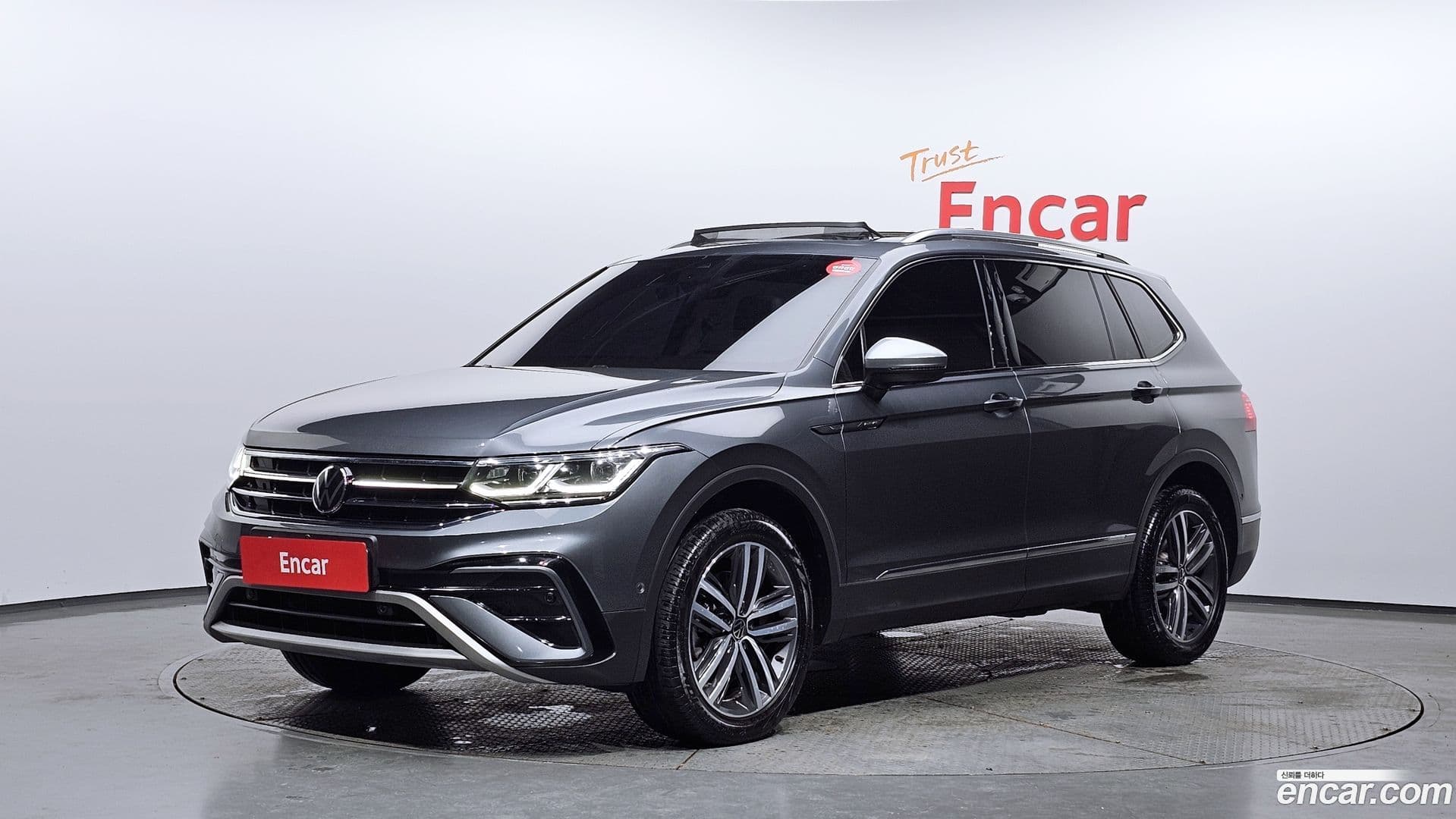 Main__Slider__Photo:Tiguan Volkswagen 2023.7-0