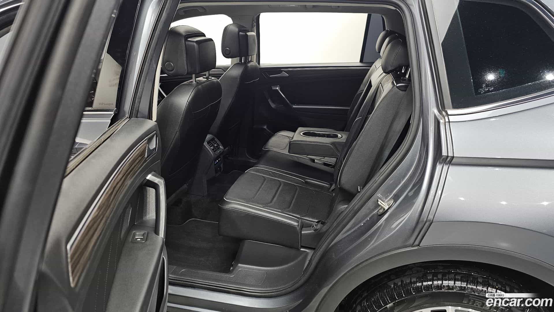 Tiguan Volkswagen 2023.7-OPTION-015