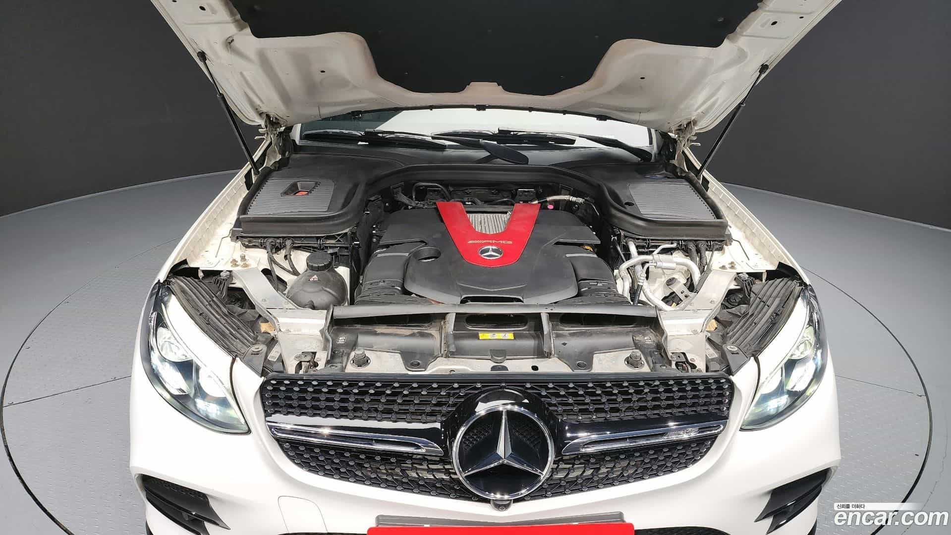 GLC-Class Mercedes-Benz 2019.10-INNER-006
